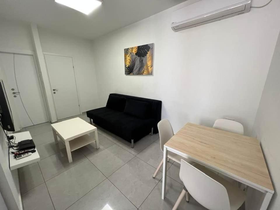 Apartments4You Maya Bat Yam Eksteriør bilde